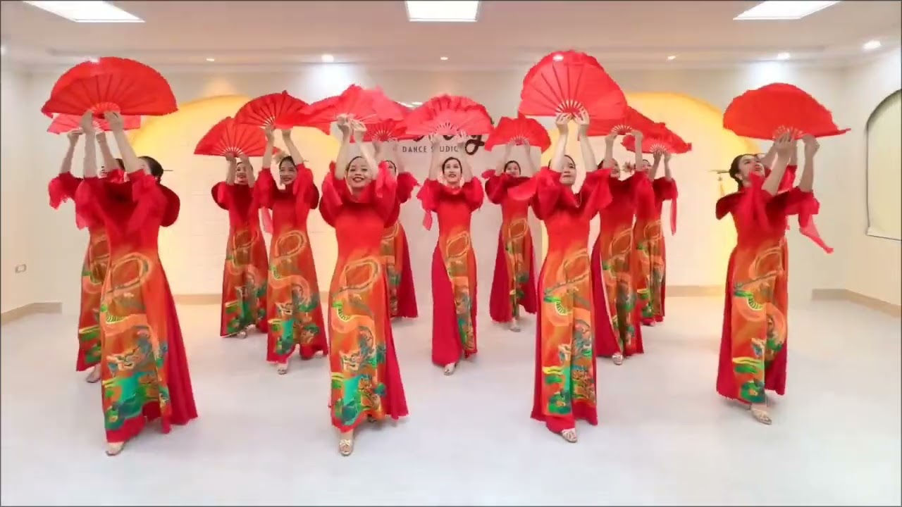 múa Bụi phấn x Người gieo mầm xanh mashup Thịnh vượng Việt Nam sáng ngời