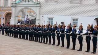 Церемония развода караулов Президентского полка