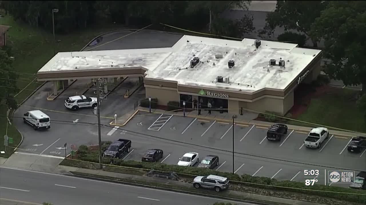 Suspect in custody following bank robbery in Hernando County - YouTube