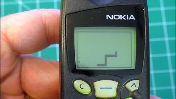 Original SNAKE Game on Old Nokia Phone