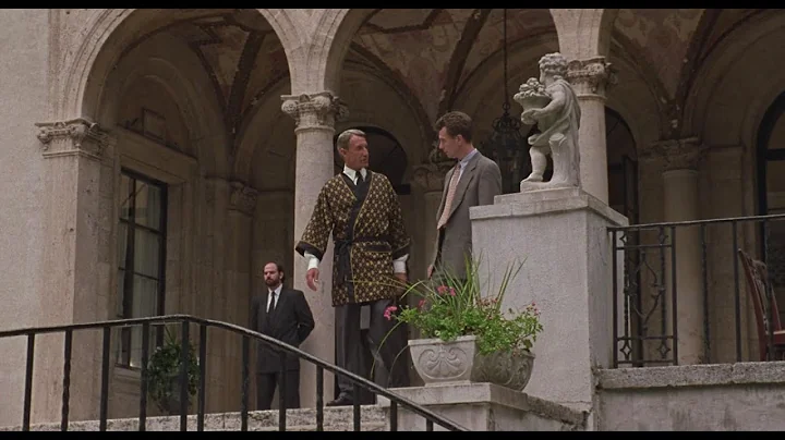 Romeo Is Bleeding [1993] - At Falcone's Residence ...