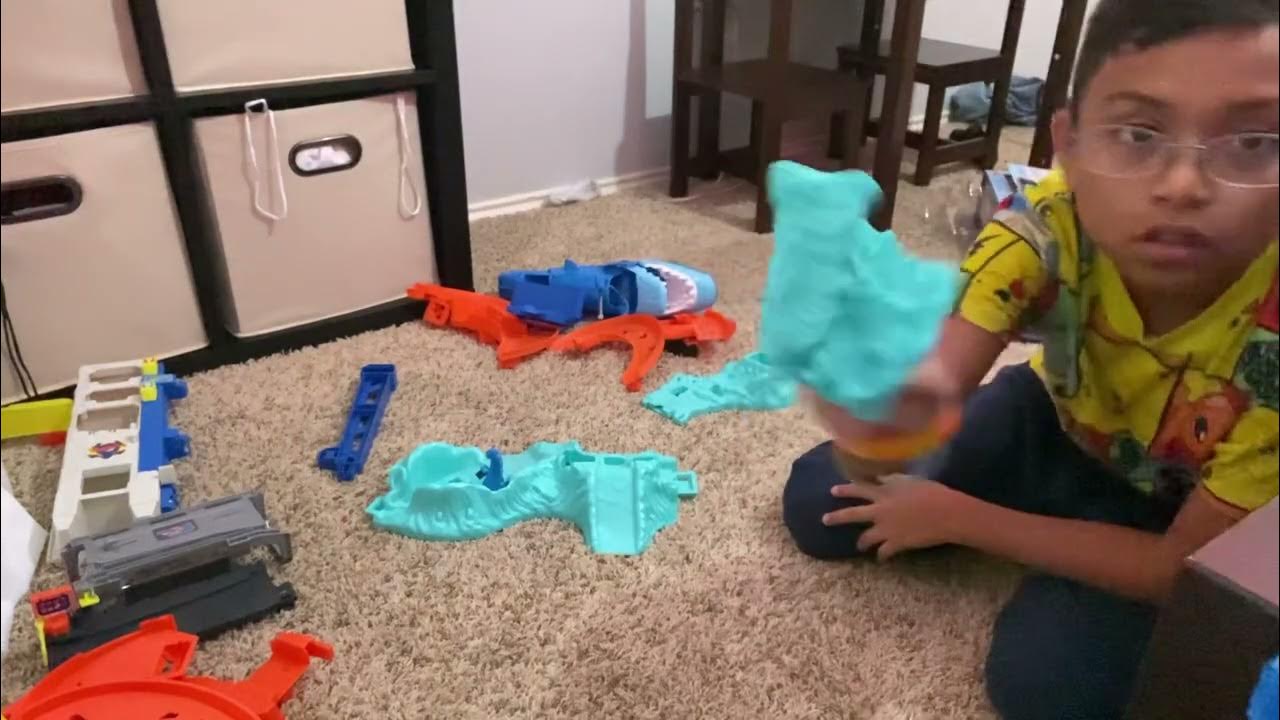 Unboxing New 2022 Hot Wheels City Attacking Shark Escape Playset YouTube