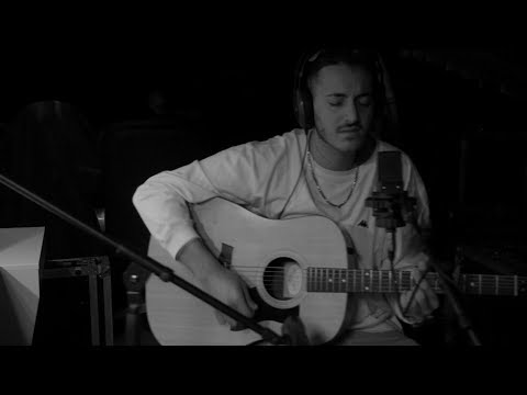 L'amore è -