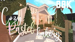 BLOXBURG| Cozy Pastel Bakery | House Build