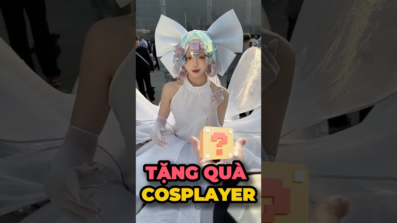 Thử tặng quà cho Cosplayer #cosplay #anime #shorts #minnacosplay