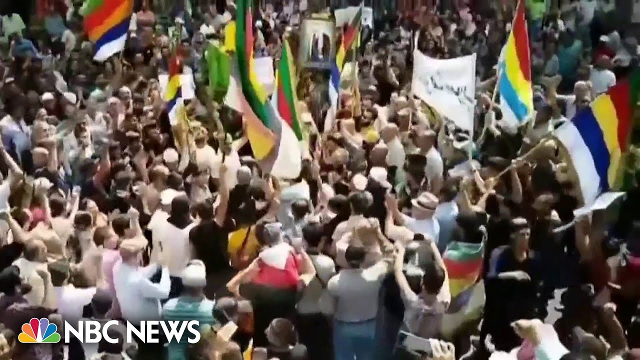 Protesters in Syria demand end to Assad regime amid economic crisis