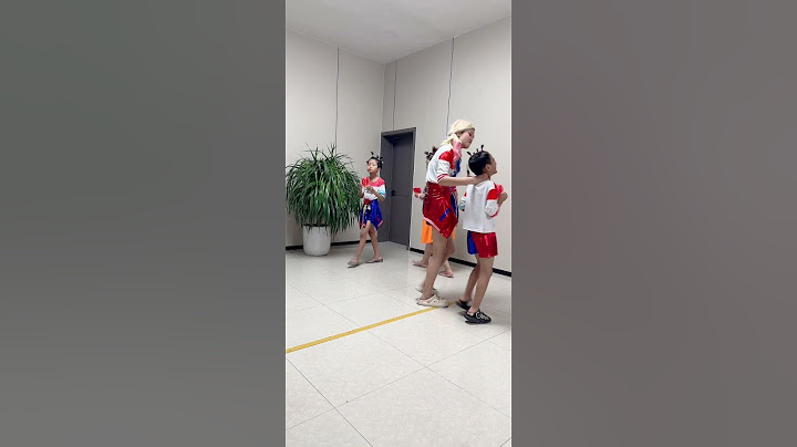小丑妹妹插队被妈妈教训#小丑#家庭#搞笑