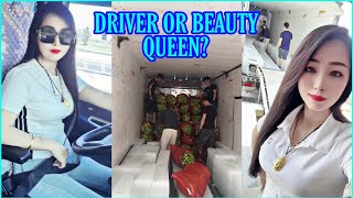 Güzel Kadın Kamyon Şoförü Jie Guangdonga Mısır Taşıyor.