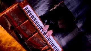 Gerard Willems Performs Beethovens Pathetique