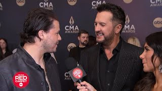 Luke Bryan surprises Josh Ross with award live during 2024 'CMA Awards' red carpet interview