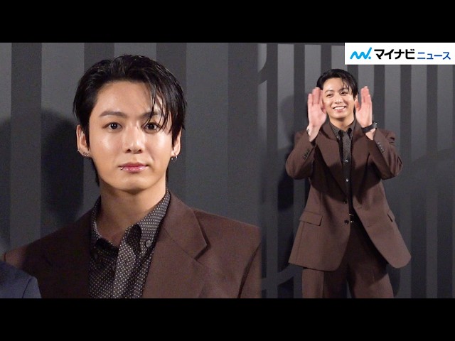 BTS's Jungkook smiles at fans' cheers! Captivating in a chic suit