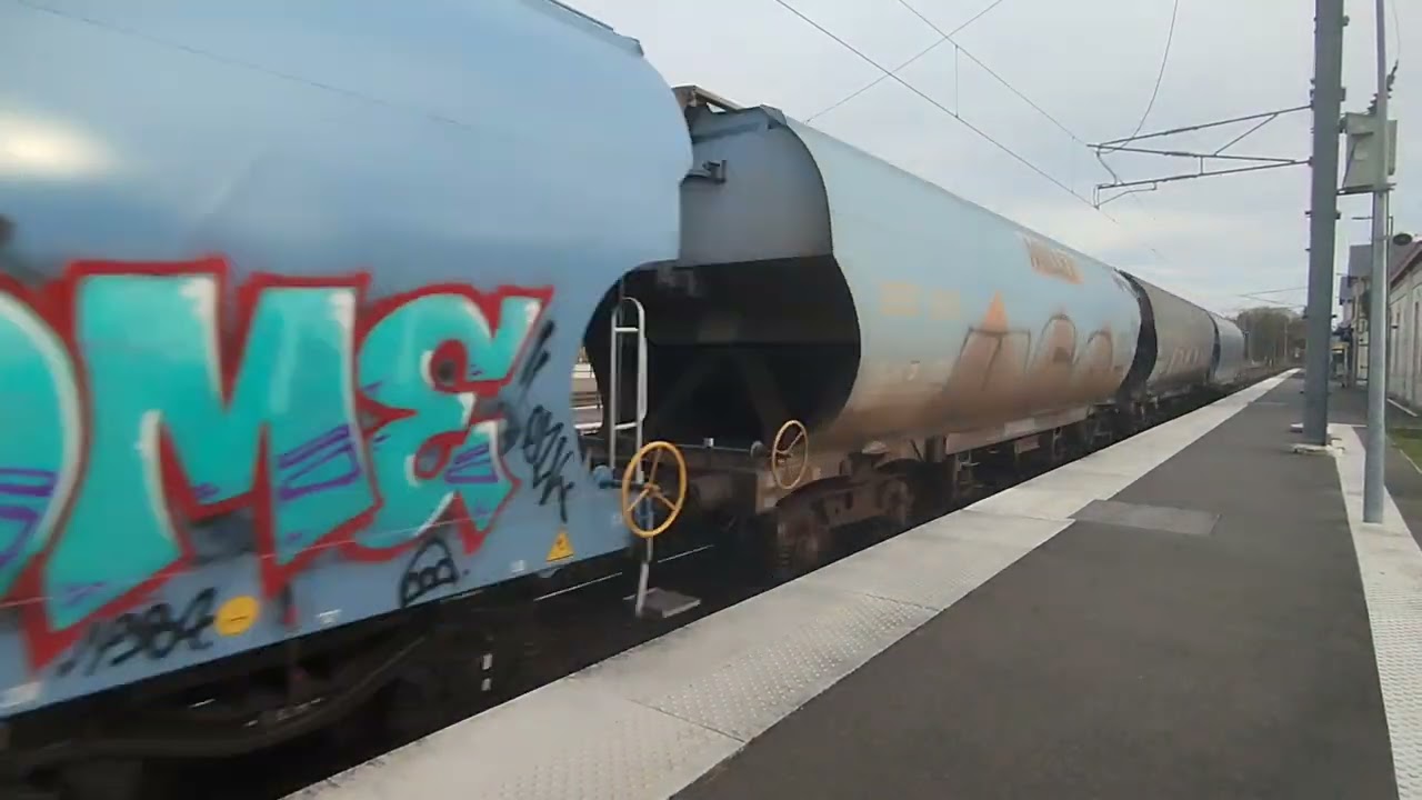 UN WAGON CITERNE Jouef A Essieux Bp Vert Echelle En Metal Ho Sans Boite