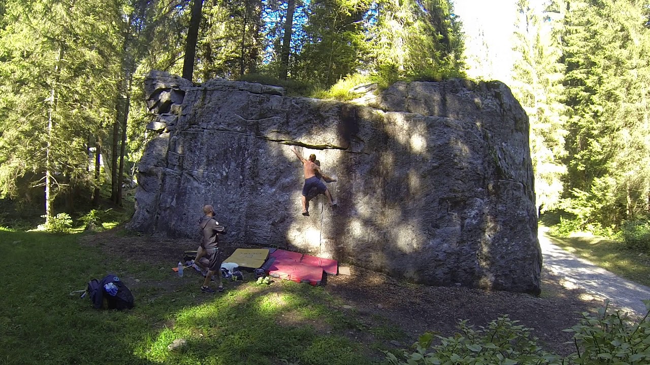 Val Daone boulder - Angiolino Superstar 6c+