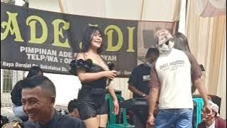 Saweran ga habis2 lagu sampai 5 ref goyang hot duo libas ini bikin gereget ! Ade Adi entertainment