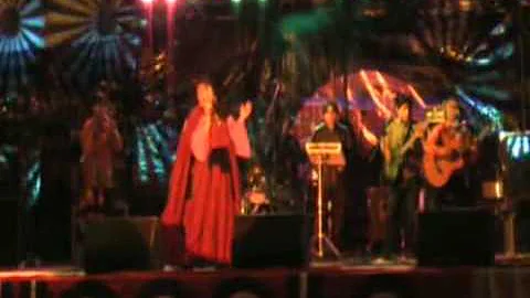 SURI'S - Cholita Candaravea canta "Nancy Avalos"
