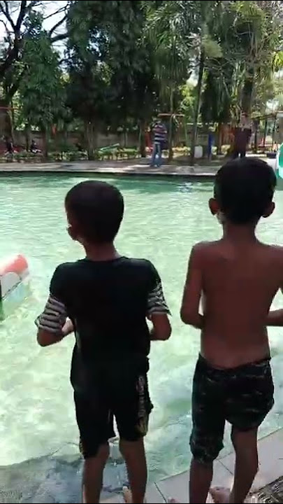 😱 Astaghfirullah.. Ko bisa di kolam renang ada Ular nya..