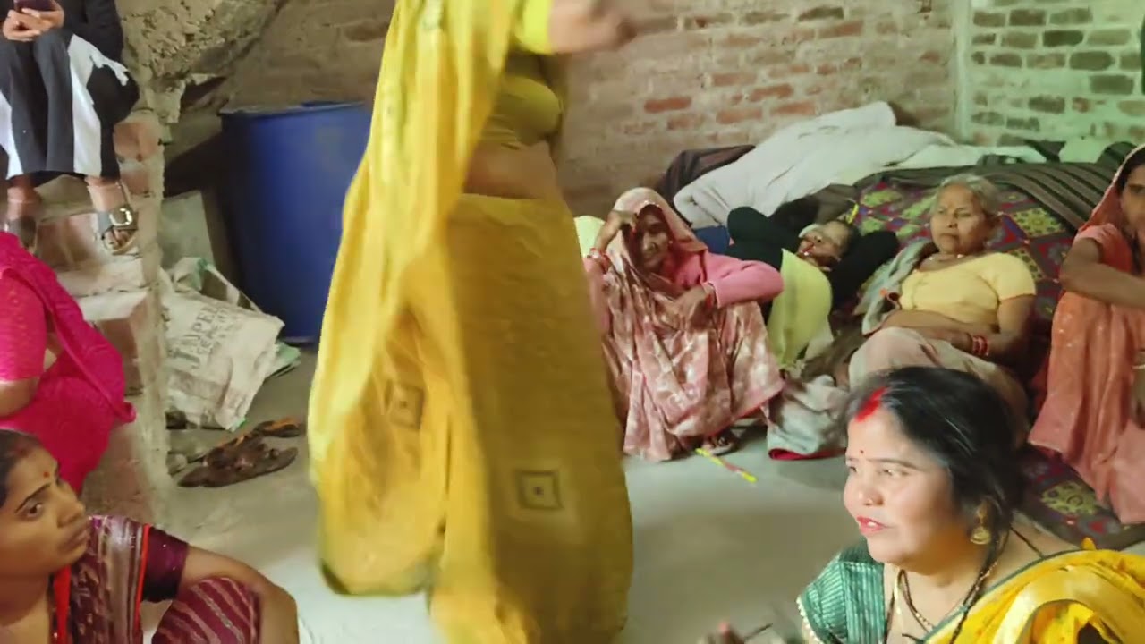 बिजलिया लहराय पलंग भीतर को ले ले देवरिया न्यू गीत 👍🏻 देवर भाभी सुपर डांस trending Nach geet