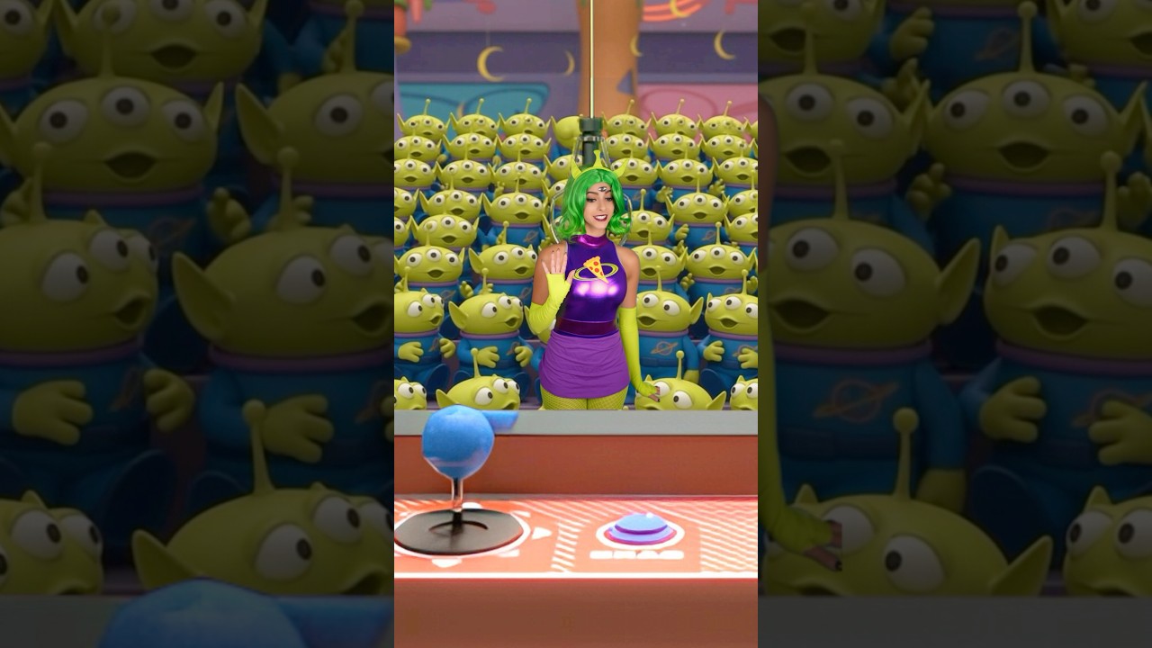 Toy Story Alien 💚 #foryou #helpmemakethismakesense #trending #gothclub #emo #dance #cosplay