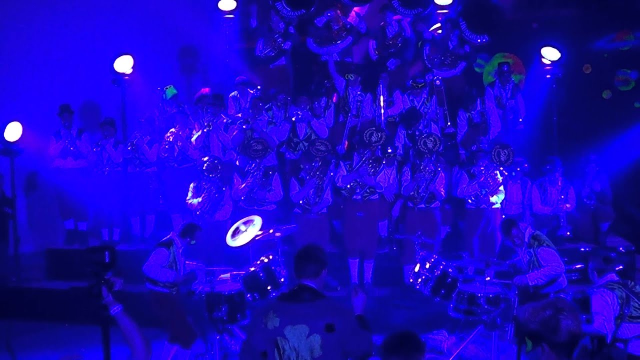 Hunghäfä Schwandä / Lovers on the sun