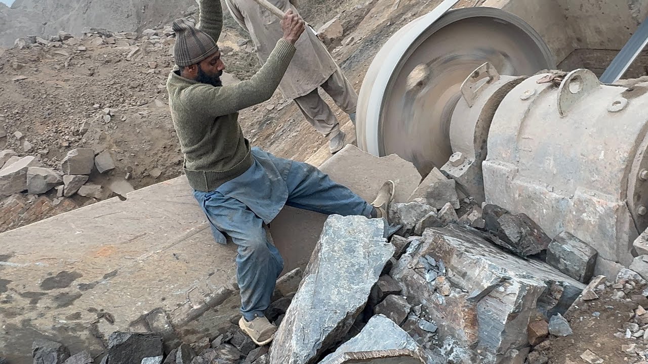 Big rocks crunching relaxing satisfying asmr #trending #viralvideo # ...