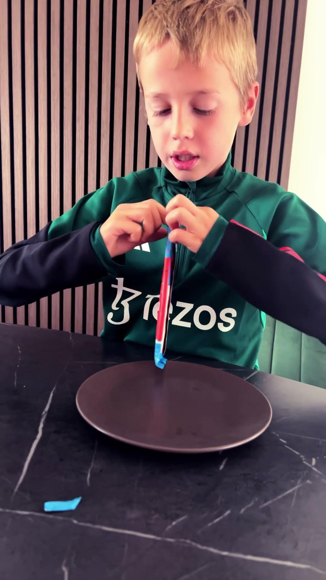 Mr Beast chocolade proeven #mrbeast - YouTube