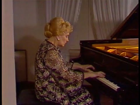 Halina Czerny-Stefanska plays Chopin Grande valse brillante, op. 18 - video