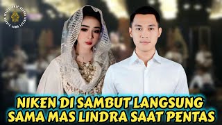NIKEN SALINDRY DI SAMBUT LANGSUNG SAMA MAS LINDRA SAAT PENTAS DI PERNIKAHAN