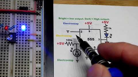 Light on Photodiode Sets 555 Timer Output Low Circuit
