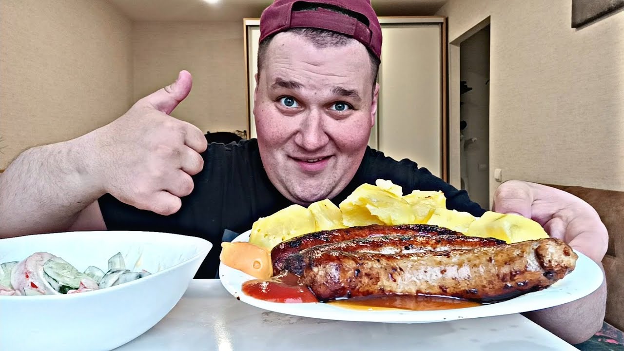 МУКБАНГ КУПАТЫ и картошка / ОБЖОР Свиные купаты, картошка и салат из ...