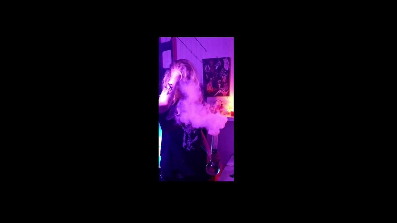 I N T R O V E R T - OuttaSpace (prod. hlbak) auf YouTube ansehen I N T R O V E R T - OuttaSpace (prod. hlbak) auf YouTube ansehen