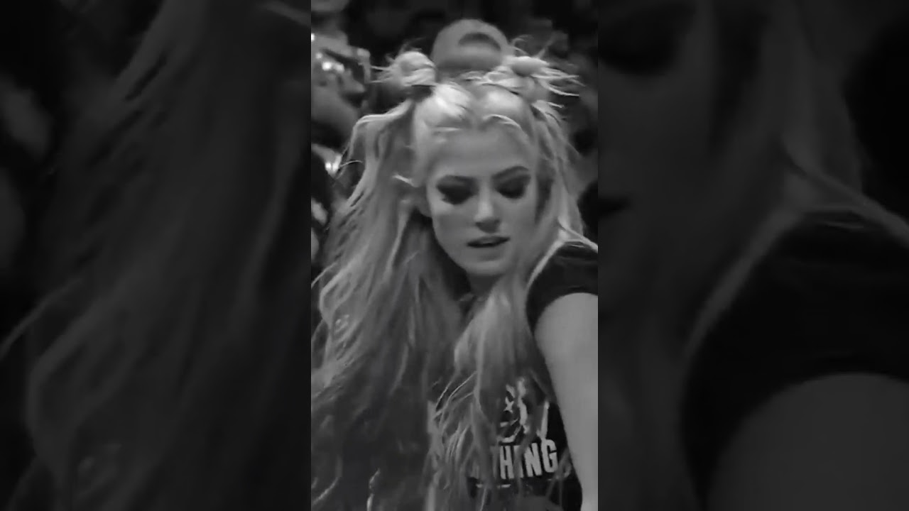 Alexa Bliss hits a pair of DDTs on Bianca Belair on the steel ring steps... OMG  @wwenetwork...2839