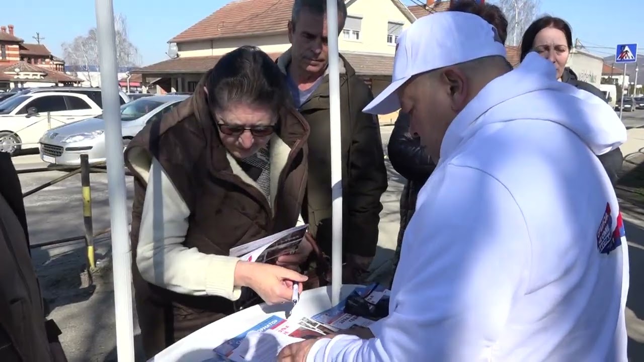 Štandovi SNS Kraljevo okupili građane na više lokacija