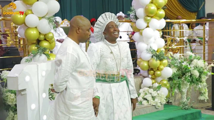 MOMENT MC OLUOMO SHOCKED CHURCH MEMBERS AS REV ESTHER AJAYI  SHOWERS PRAISES ON HIM AS A MUSLIM