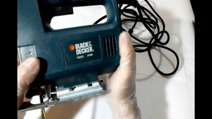 Unboxing Black and Decker KS501 400W Compact Jigsaw with blade