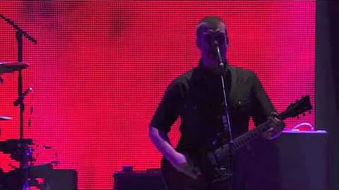 Queens of the Stone Age - Smooth Sailing Live