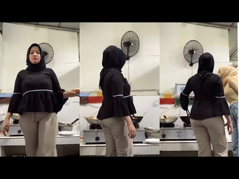 Bunda jilbab cantik masak pagi di dapur makan