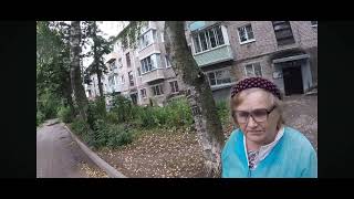 бабушка упала и хотела прогнать человека паука