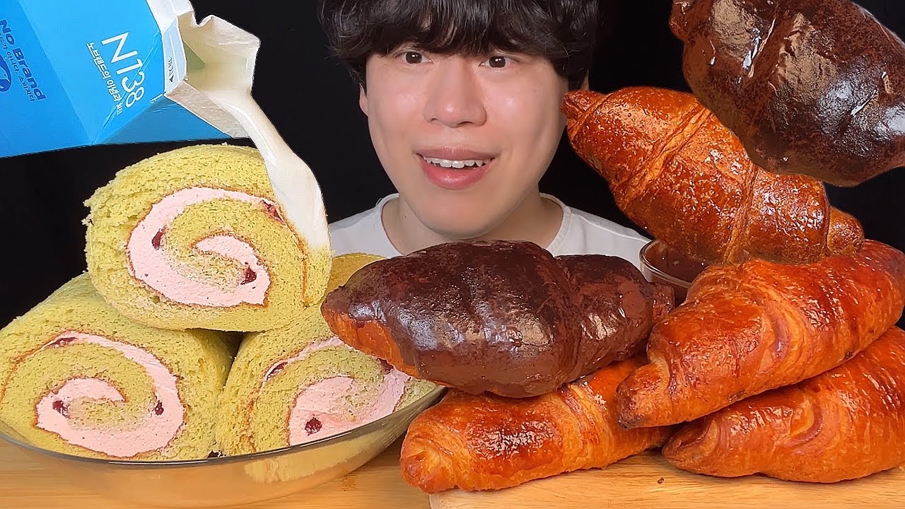 (Подписка) Рулет с фисташками и клубникой и соленый хлеб, мукбанг, ASMR