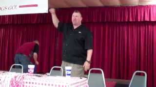 Texarkana Razorback Club Dinner 2014 - Calling the Hogs with Coach Bielema [Video by Mimi at TSM]