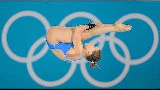 Noemi Batki diving