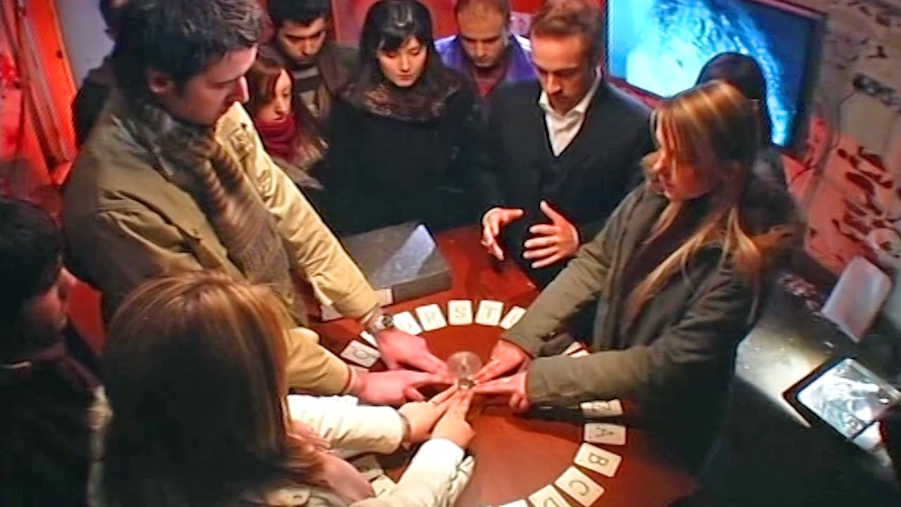Contact Spirits Using A Ouija Board - Derren Brown - YouTube