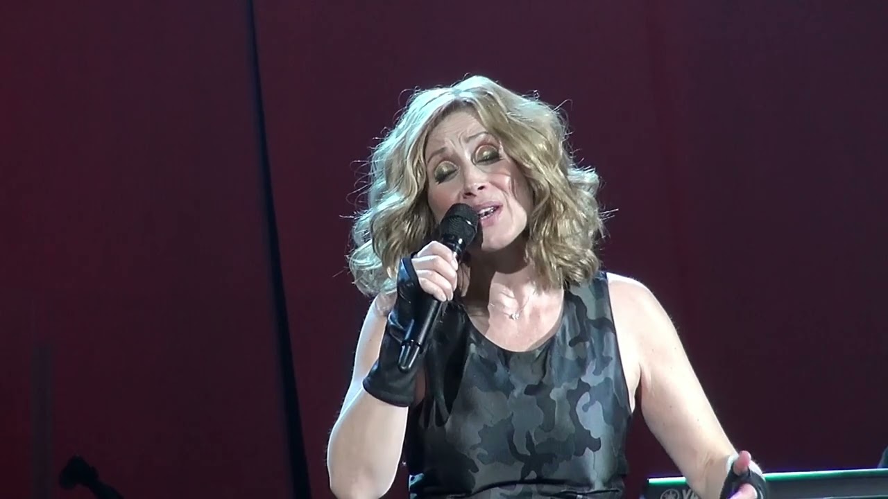 Lara Fabian - Broken Vow ( Live - Camouflage World Tour 2018