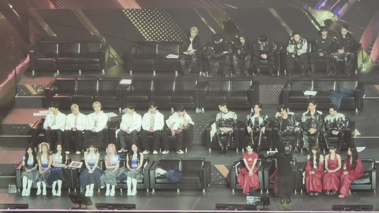 20260110 金唱片頒獎典禮 藝人舞台區 (22) MONSTA X&IVE 得獎