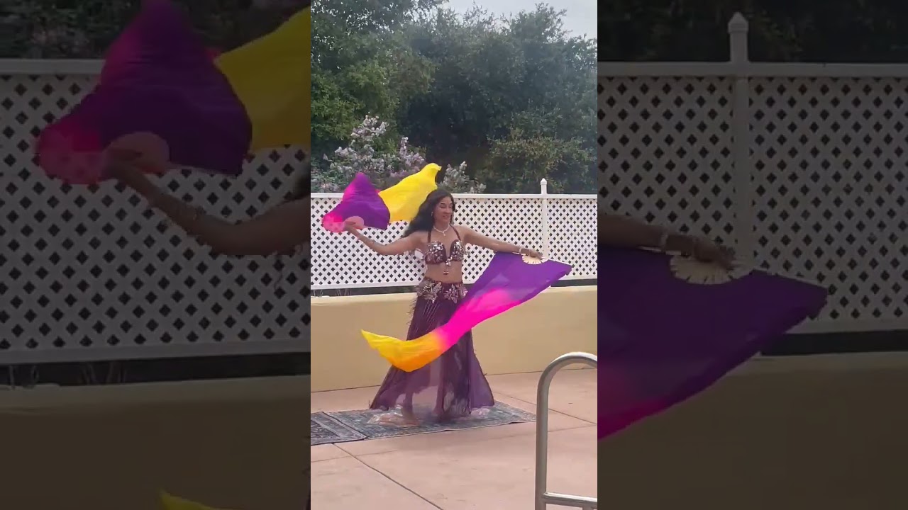 Dance with fan veils 