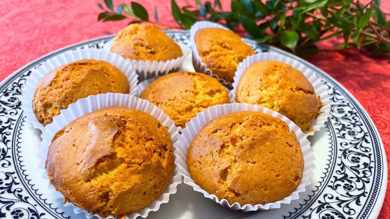Vai sair uma fornada de bolinhos! Receita fácil de QUEQUES DE MANTEIGA, ótima para o lanche!