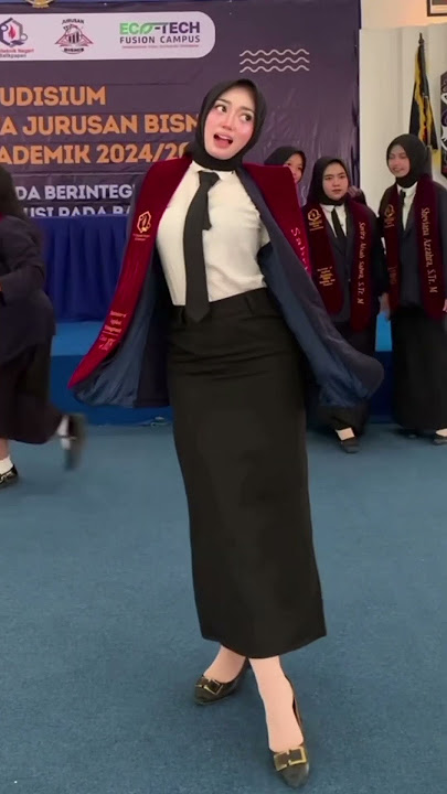 Cewek Cantik wisuda