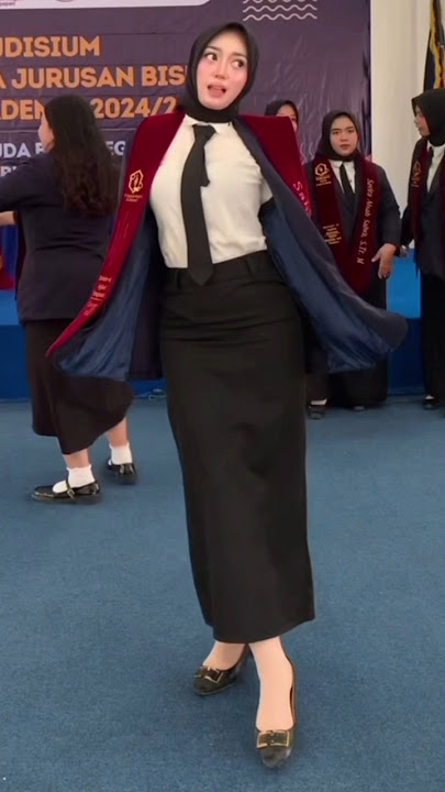 Cewek Cantik wisuda