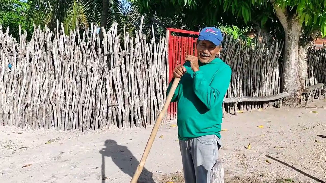 MANHA NA CASA DA MINHA AVÓ MOSTRANDO O QUINTAL E VISITANDO UMA AMIGA DO CANAL