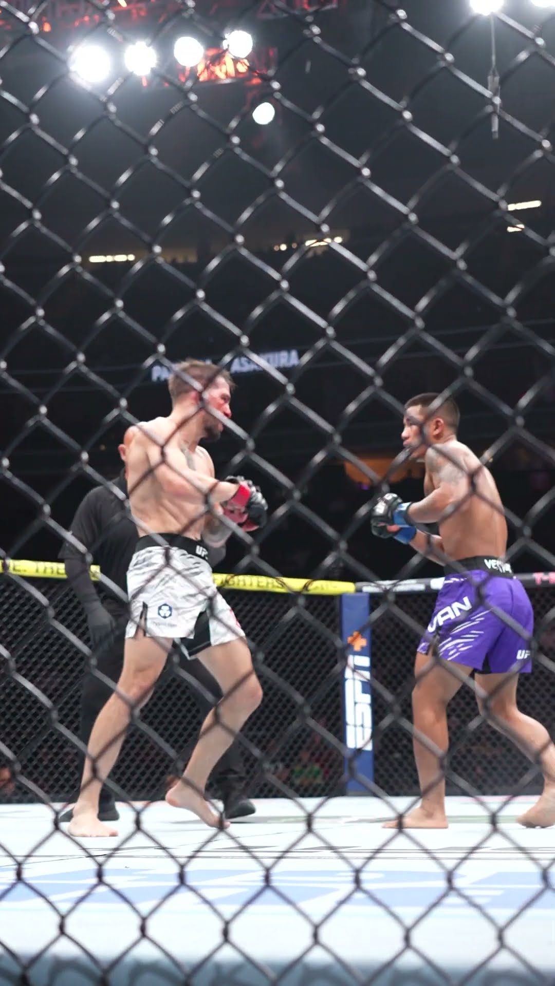 Van vs Durden goes the distance ? #UFC310