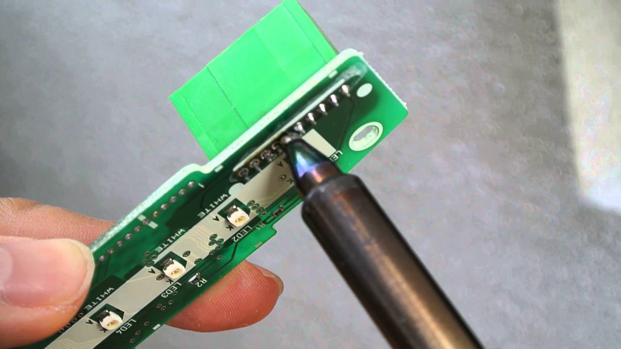 ハンダ職人 プロの技 電動ハンダ吸い取り機によるハンダ除去作業 Youtube